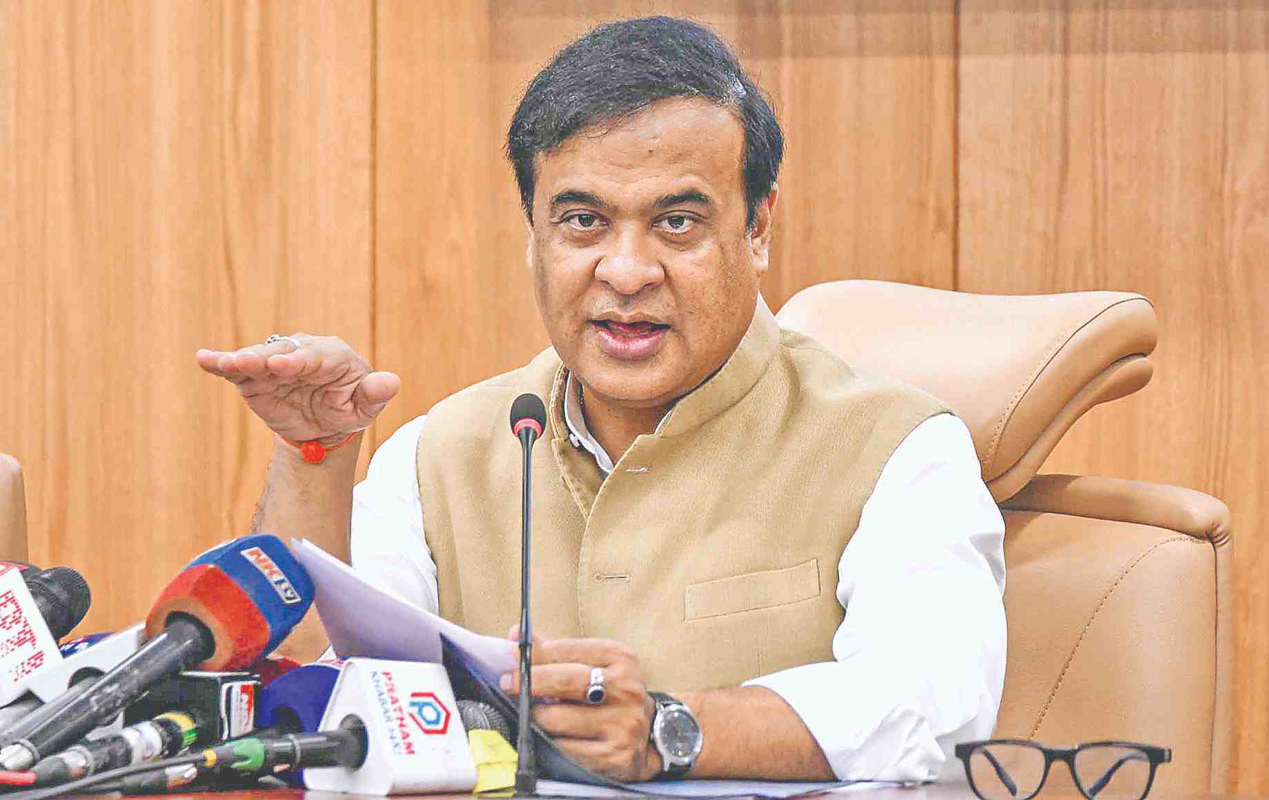 असम के मुख्यमंत्री हिमंत विश्व शर्मा ने जलुकबाड़ी से नामांकन दाखिल किया