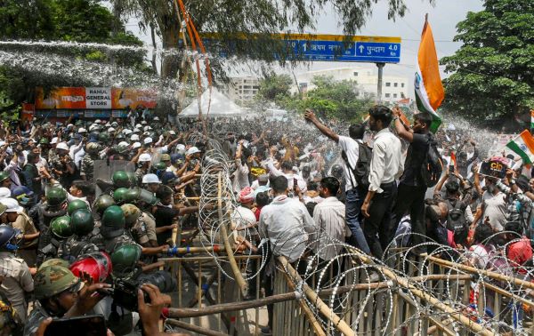 झारखंड परीक्षा प्रदर्शन: सरकार, प्रदर्शनकारियों के बीच सोमवार को फिर से होगी बातचीत