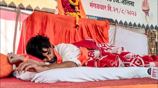 जरांगे से मुंबई में प्रस्तावित आरक्षण आंदोलन वापस लेने की अपील