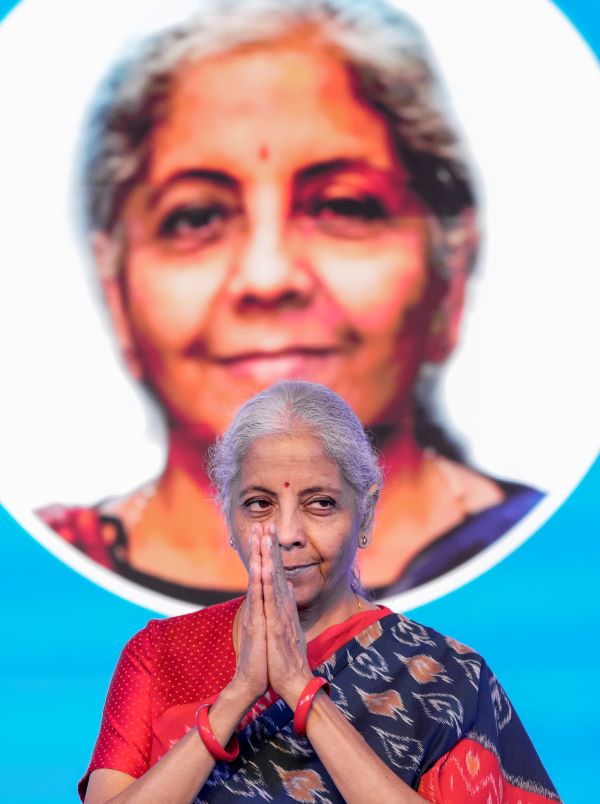 उद्योग जगत केवल विस्तार नहीं, मजबूती और बेहतर संचालन पर भी ध्यान दे: सीतारमण