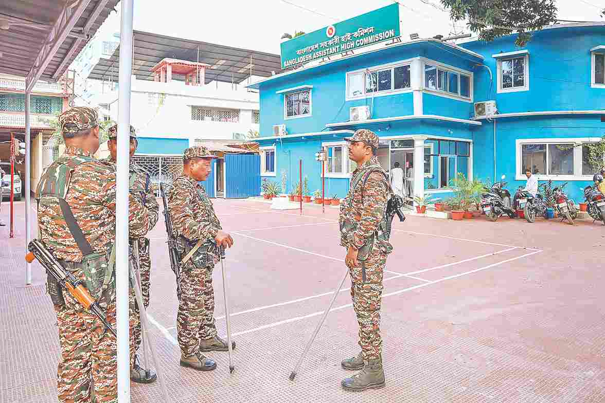 उत्तर प्रदेश: आगरा हवाई अड्डे पर बम रखे होने की धमकी, सुरक्षा जांच जारी