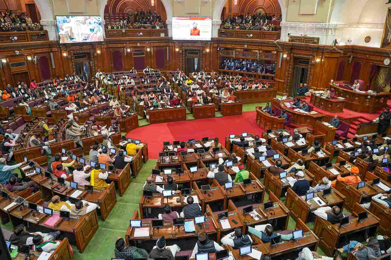 एक साथ चुनाव कराने का प्रस्ताव प्रमुख मुद्दों से ध्यान हटाने का एक प्रयास है: उद्धव