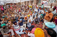 पंजाब में सरकारी कर्मचारियों की हड़ताल; सार्वजनिक सेवाएं प्रभावित, ओपीडी सेवाओं पर भी असर