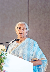 द्विपक्षीय निवेश संधि के नए ढांचे को जल्द मिल सकती है मंत्रिमंडल की मंजूरी : सीतारमण