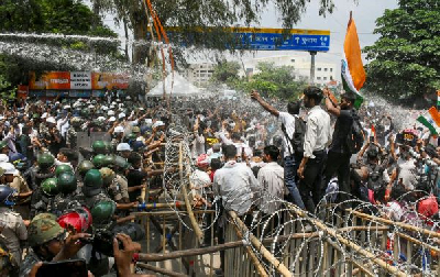 बिहार: भर्ती परीक्षाओं को रद्द करने की मांग को लेकर अभ्यर्थियों ने निकाला मार्च, कई प्रदर्शनकारी हिरासत में